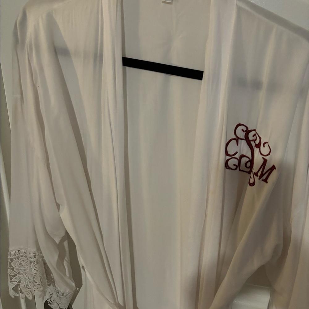 Wedding Robe - Picture 7 of 7